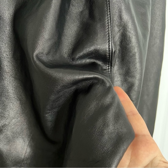 Danier genuine leather straight leg pants size 4 - Picture 6 of 10